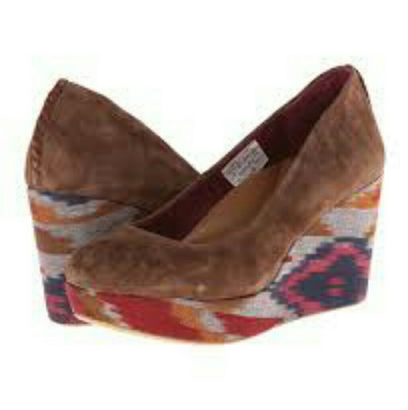 REEF Shoes - Reef High Tropic Pumps Wedges 8.5